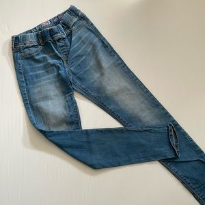 Gap kids legging blue jeans.  Girls size 14 regular